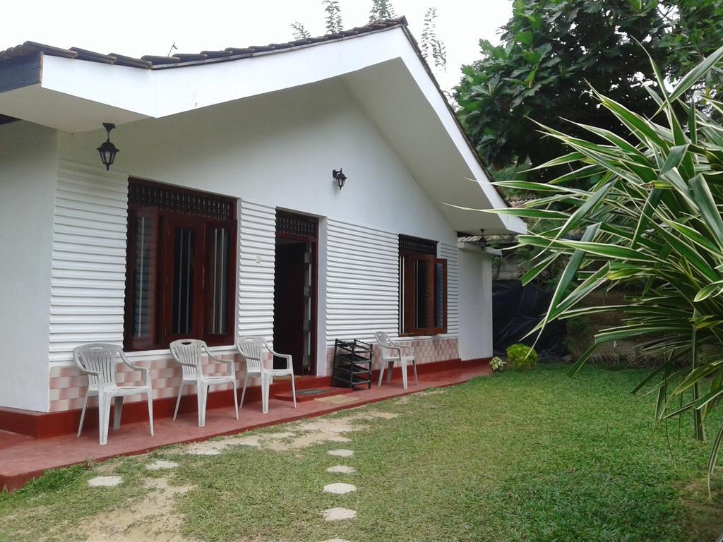 Family Guest House Mirissa Exterior foto
