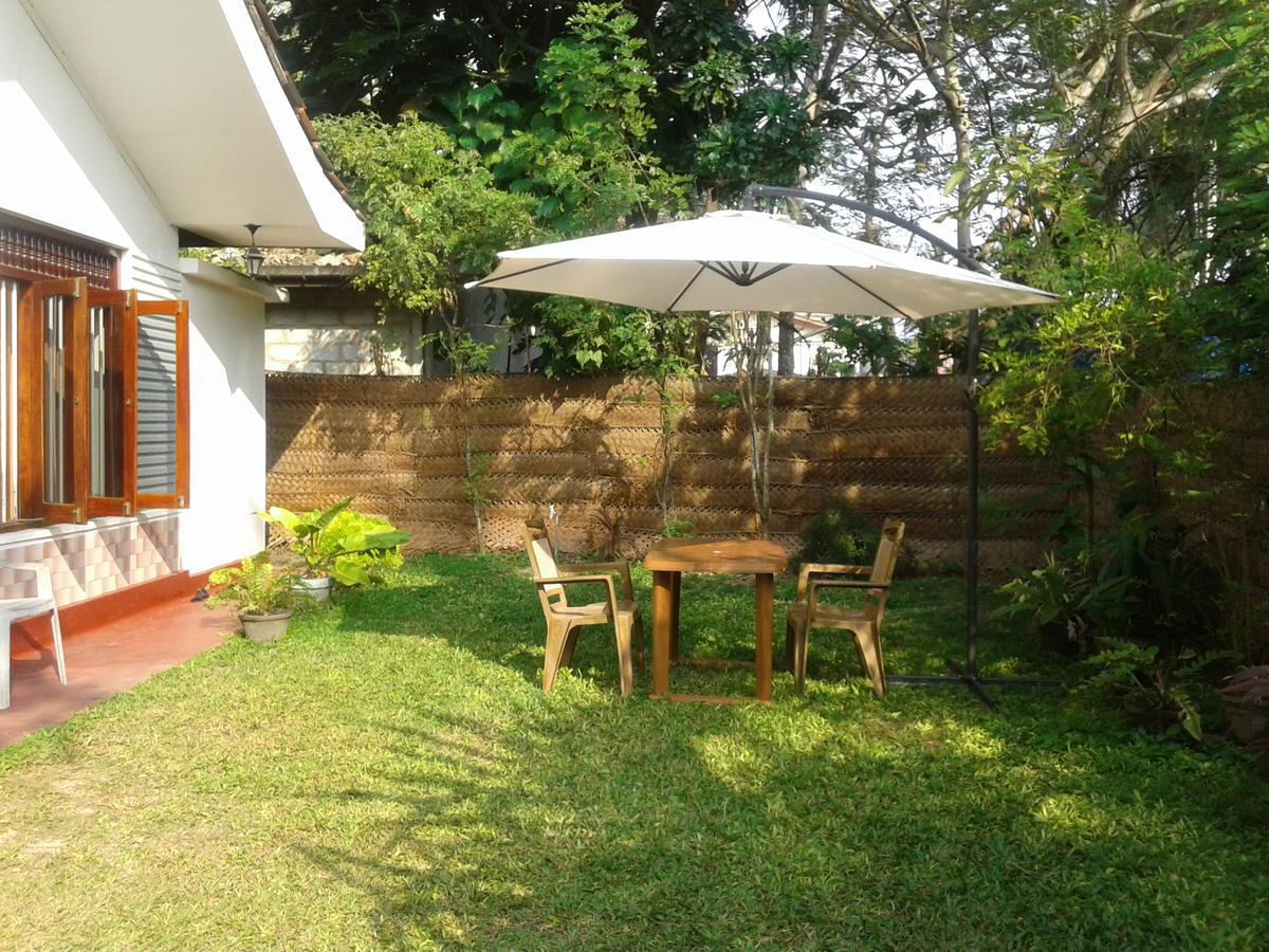 Family Guest House Mirissa Exterior foto